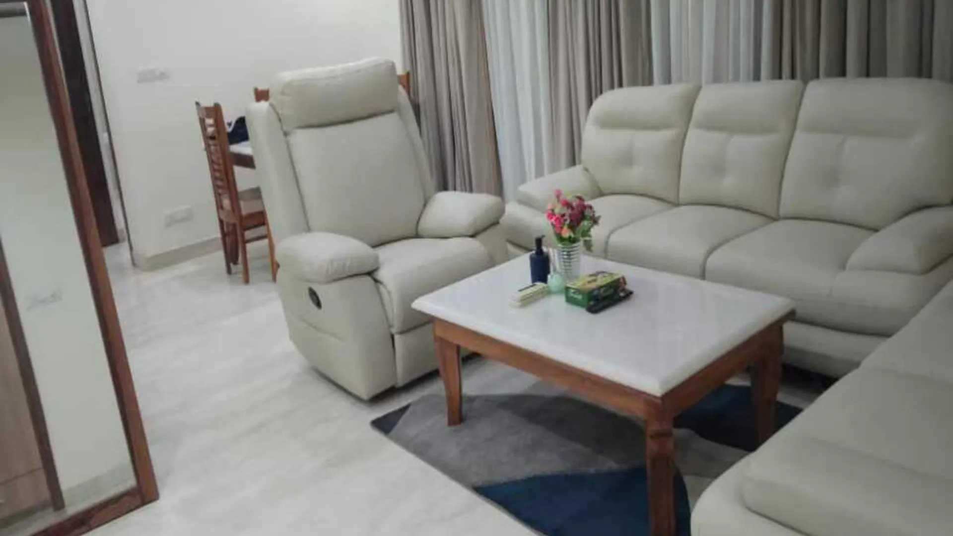 The Room, Central Park 2 Gurgaon Apartment