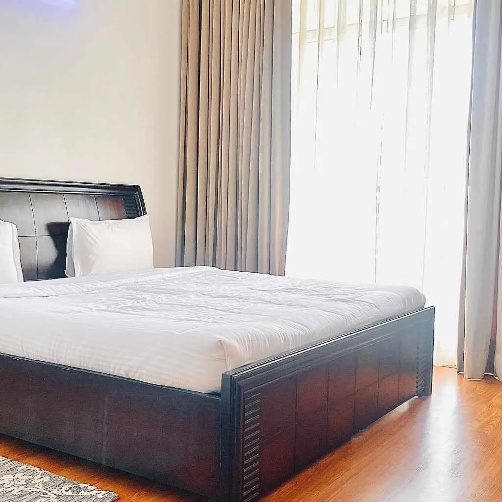 The Room, Central Park 2 Gurgaon Apartment