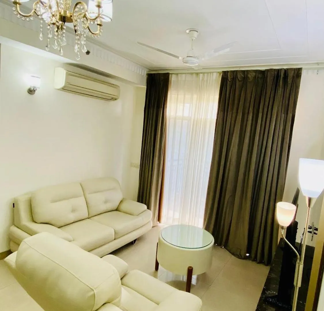 The Room, Central Park 2 Gurgaon Apartment
