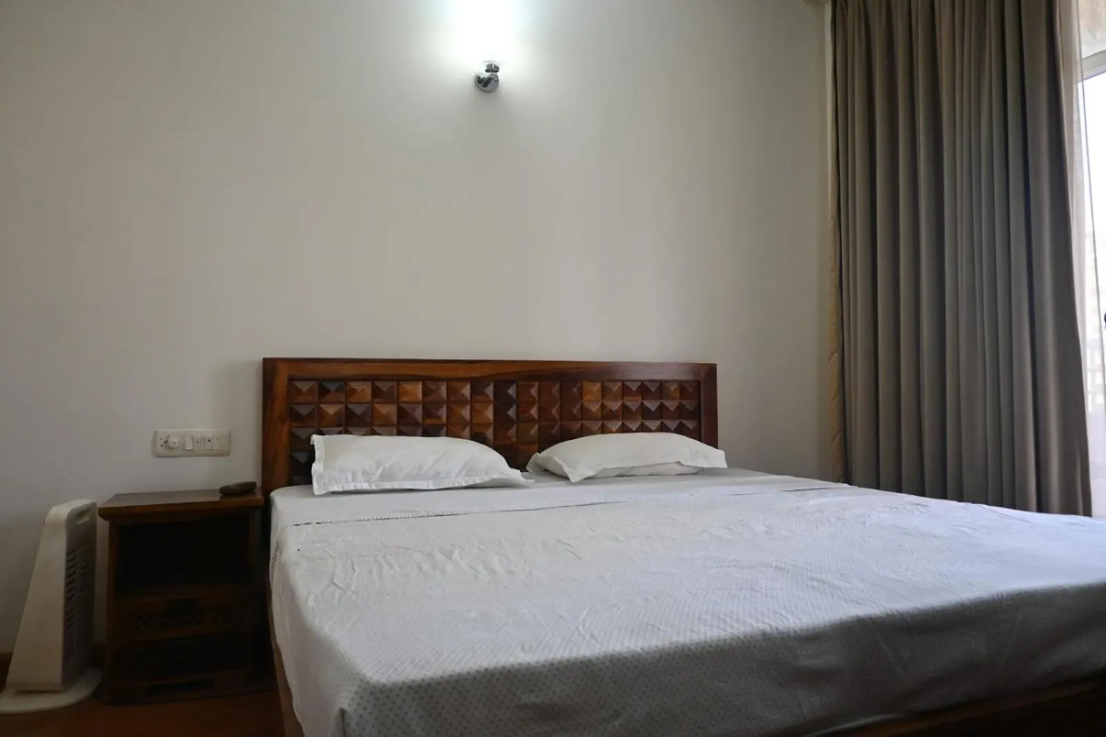 The Room, Central Park 2 Gurgaon