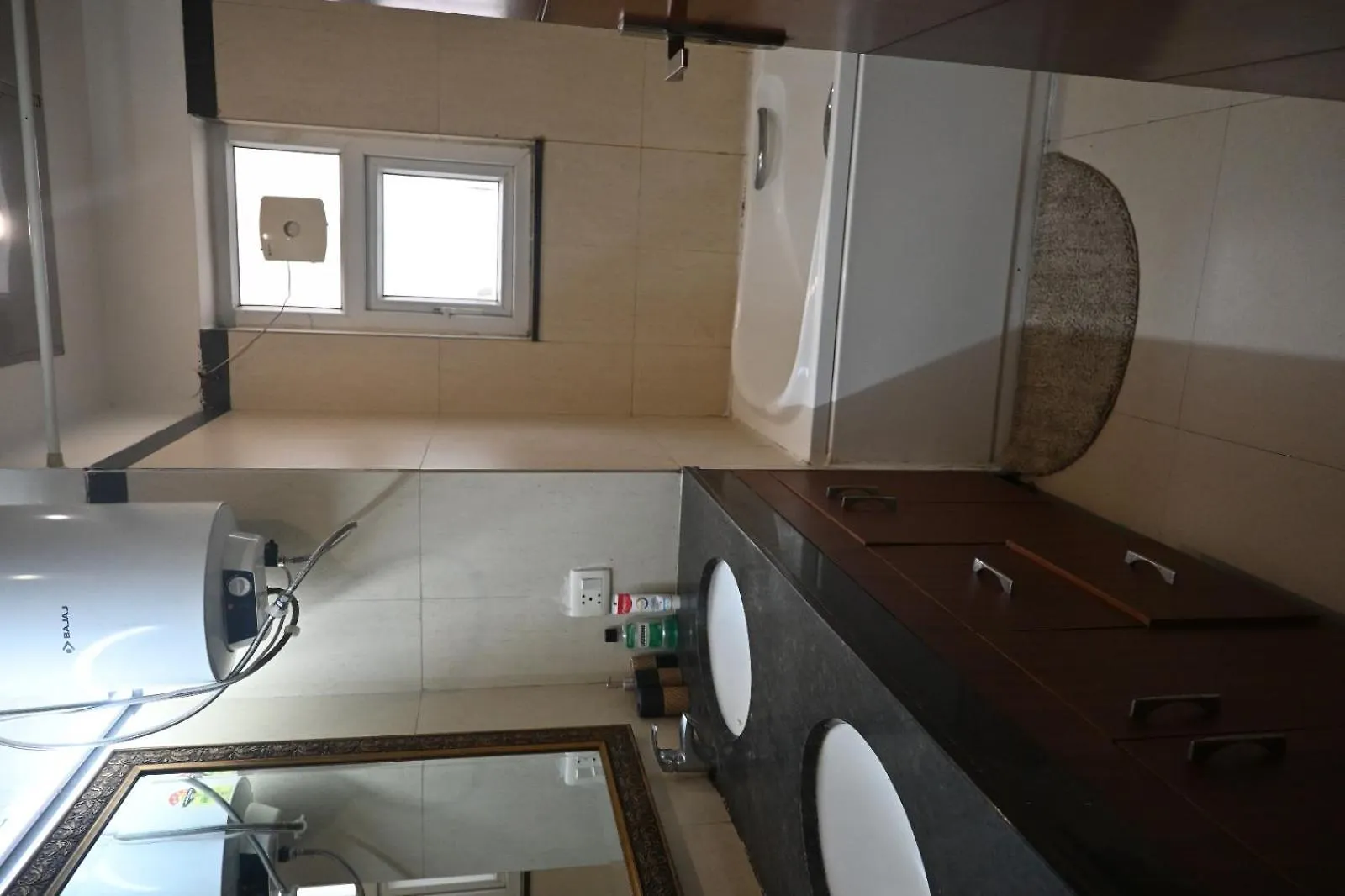 The Room, Central Park 2 Gurgaon Apartment
